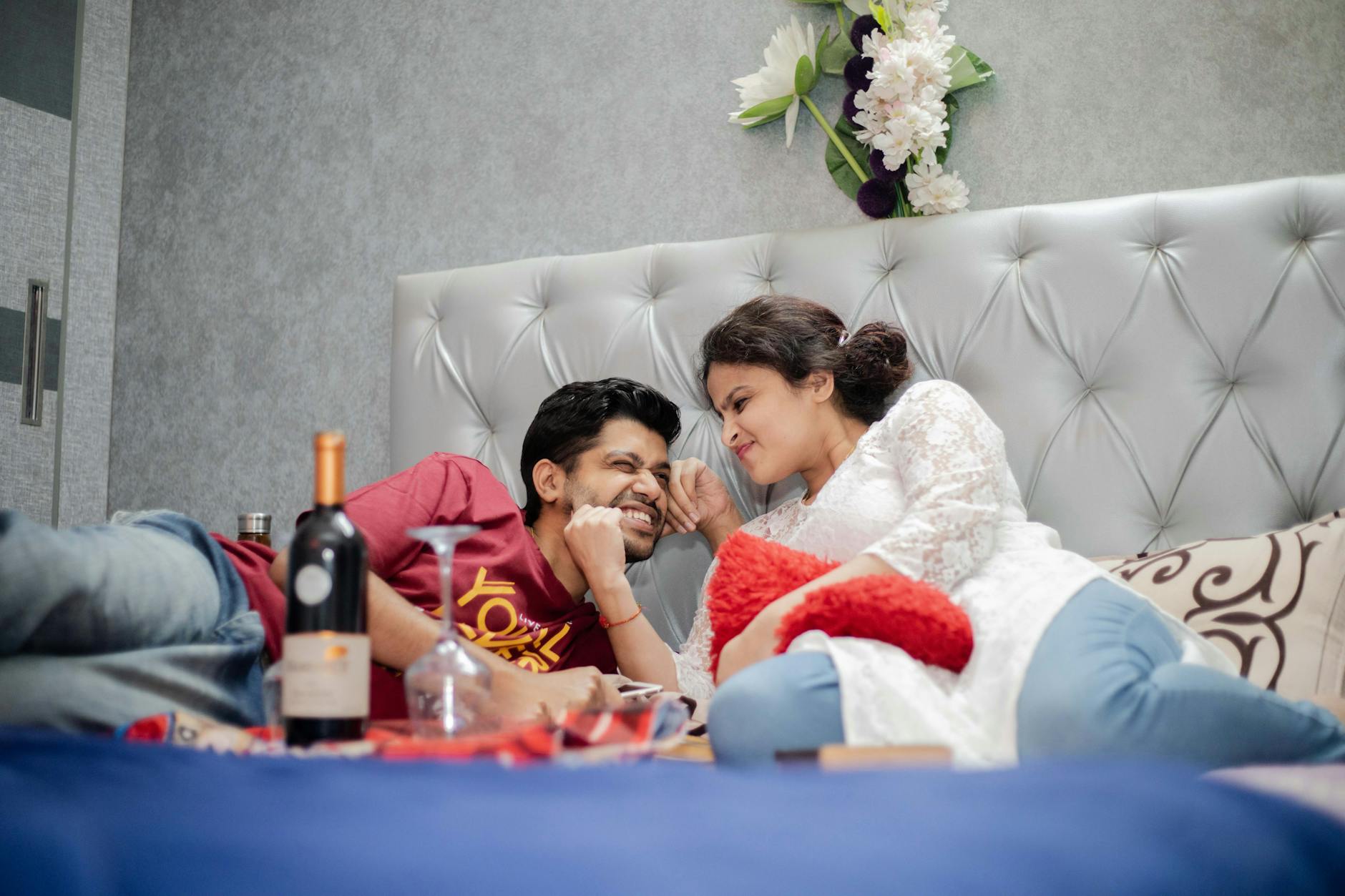 Jeux Couples Adultes : 5 Questions à Se Poser pour Choisir le Kit qui Vous Correspond
