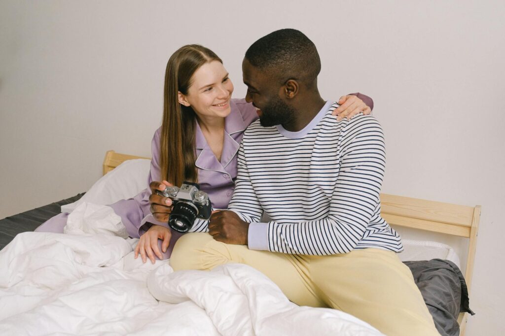 Anneau Vibrant Homme : 5 Questions à Se Poser pour Choisir le Bon Modèle en Couple